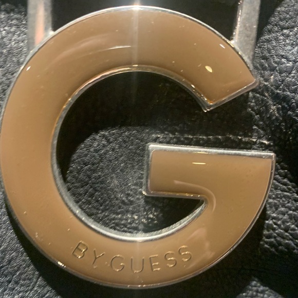 ❤️VINTAGE GEUSS PURSE IN AMAZING CONDITION (mild wear from use but no damage)❤️ - Picture 3 of 6